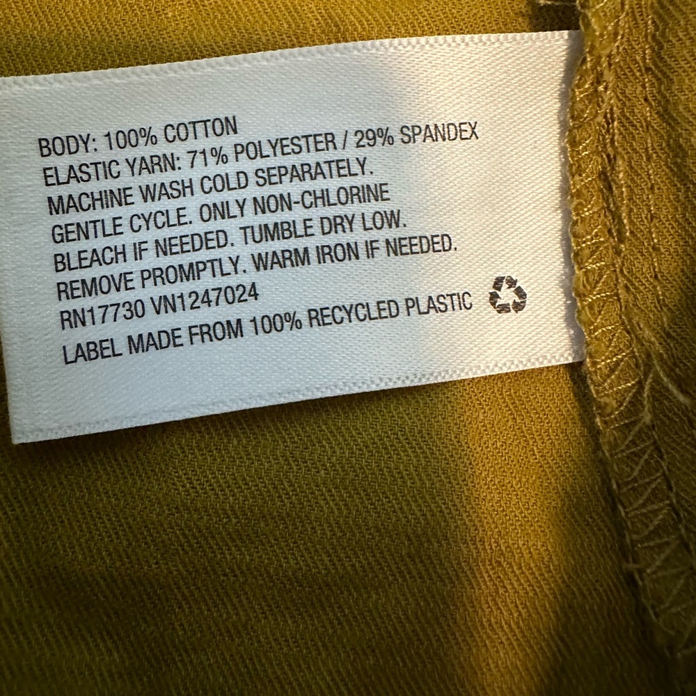 Ava & Viv 0X Chartreuse ruched v neck shirt - Picture 3 of 8